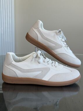 DV Dolce Vita Quantum Sneakers Lace Up Athleisure Neutral Womens Size 8.5